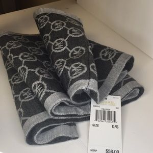 NWT Michael Kors monogrammed infinity scarf